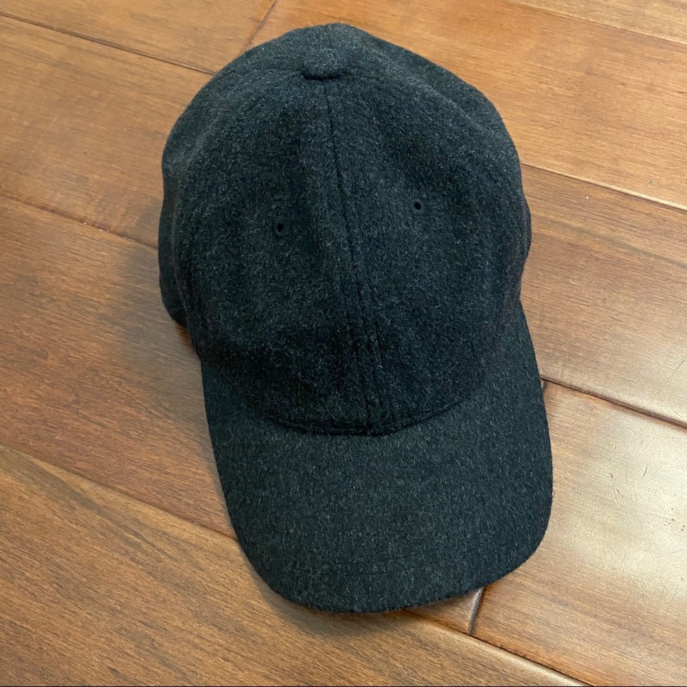Wool Cashmere Cap w Leather buckle